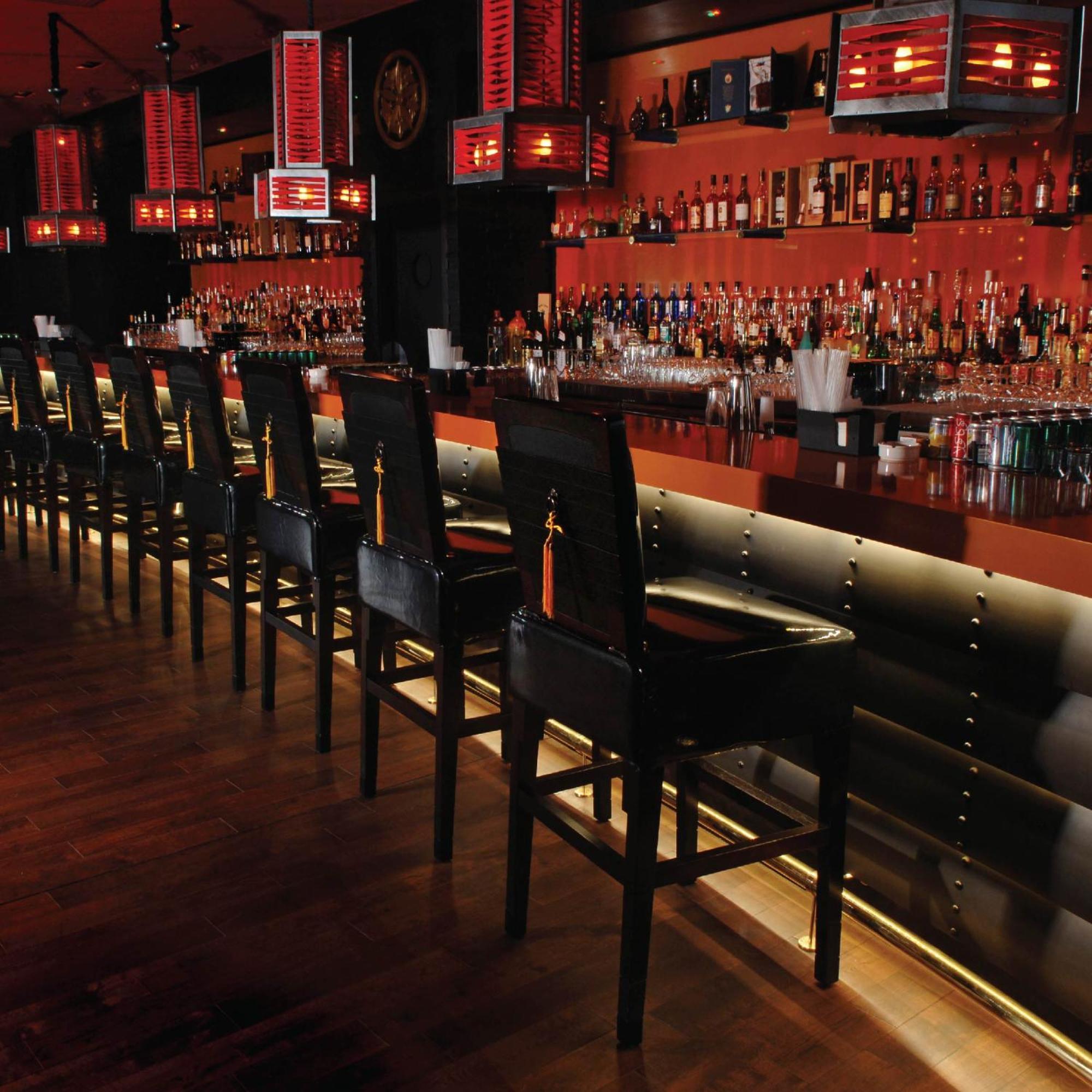 Royal Saray Resort Al-Manamah Bagian luar foto The bar at the Mandarin Oriental