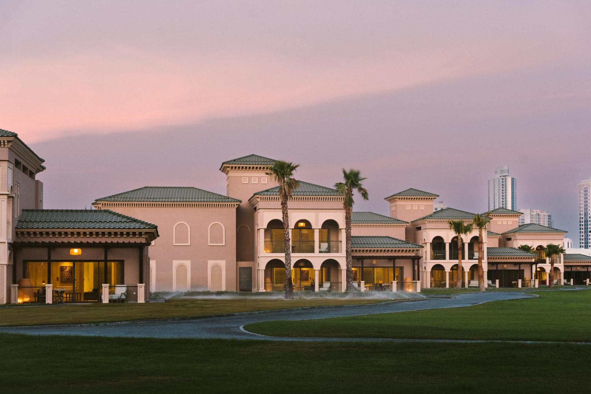 Royal Saray Resort Al-Manamah Bagian luar foto